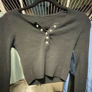 Black button crop top